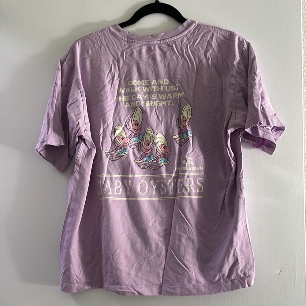Purple Little Oysters Shirt Alice in Wonderland from Uniqlo. Size L